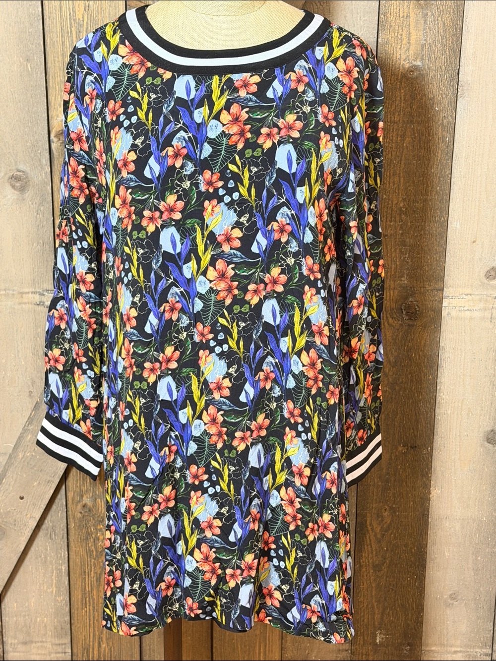 Anthropologie Rdalamal Sporty Black Floral Garden Mini Shift Dress Size 8